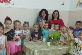 День лимонада: пузырьки, танцы и море витаминов!